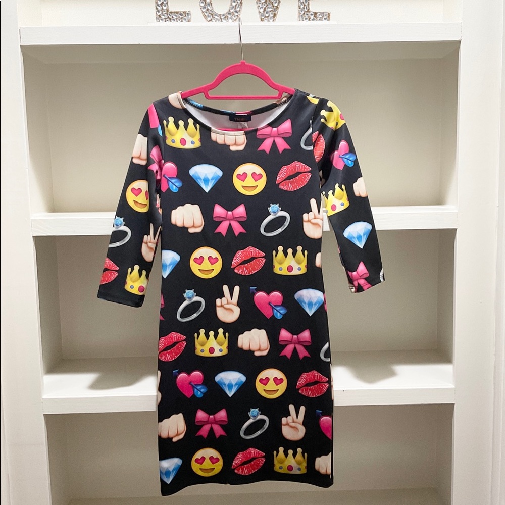💛💕💕💞 The Cutest Emoji Dress